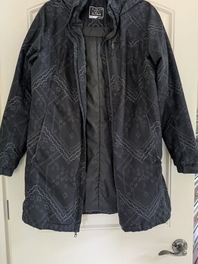 Helly Hansen Women’s Black Patterned Insulated Jacket
